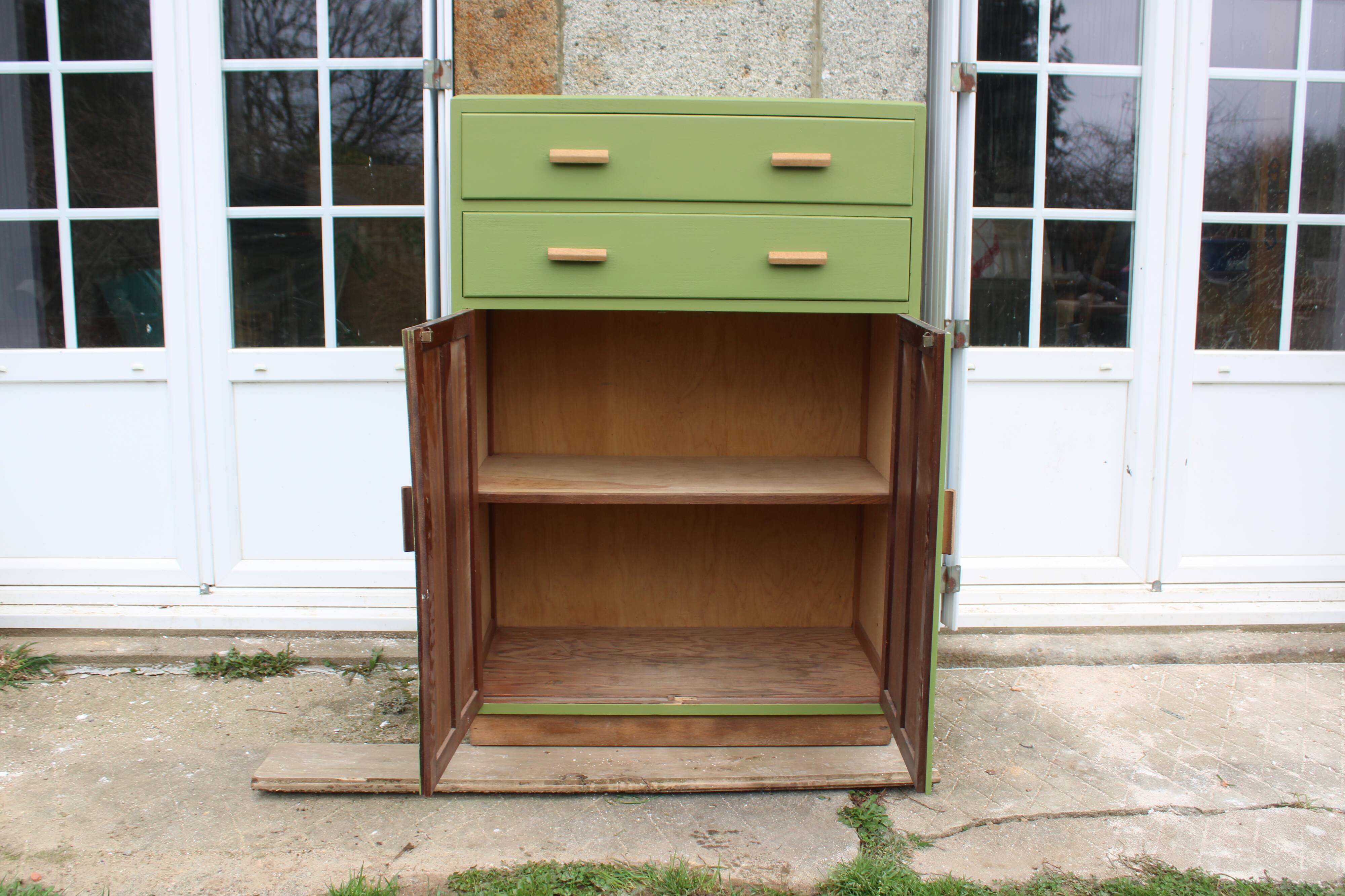 Renovated antique buffet – Herbarium Green (Libéron)