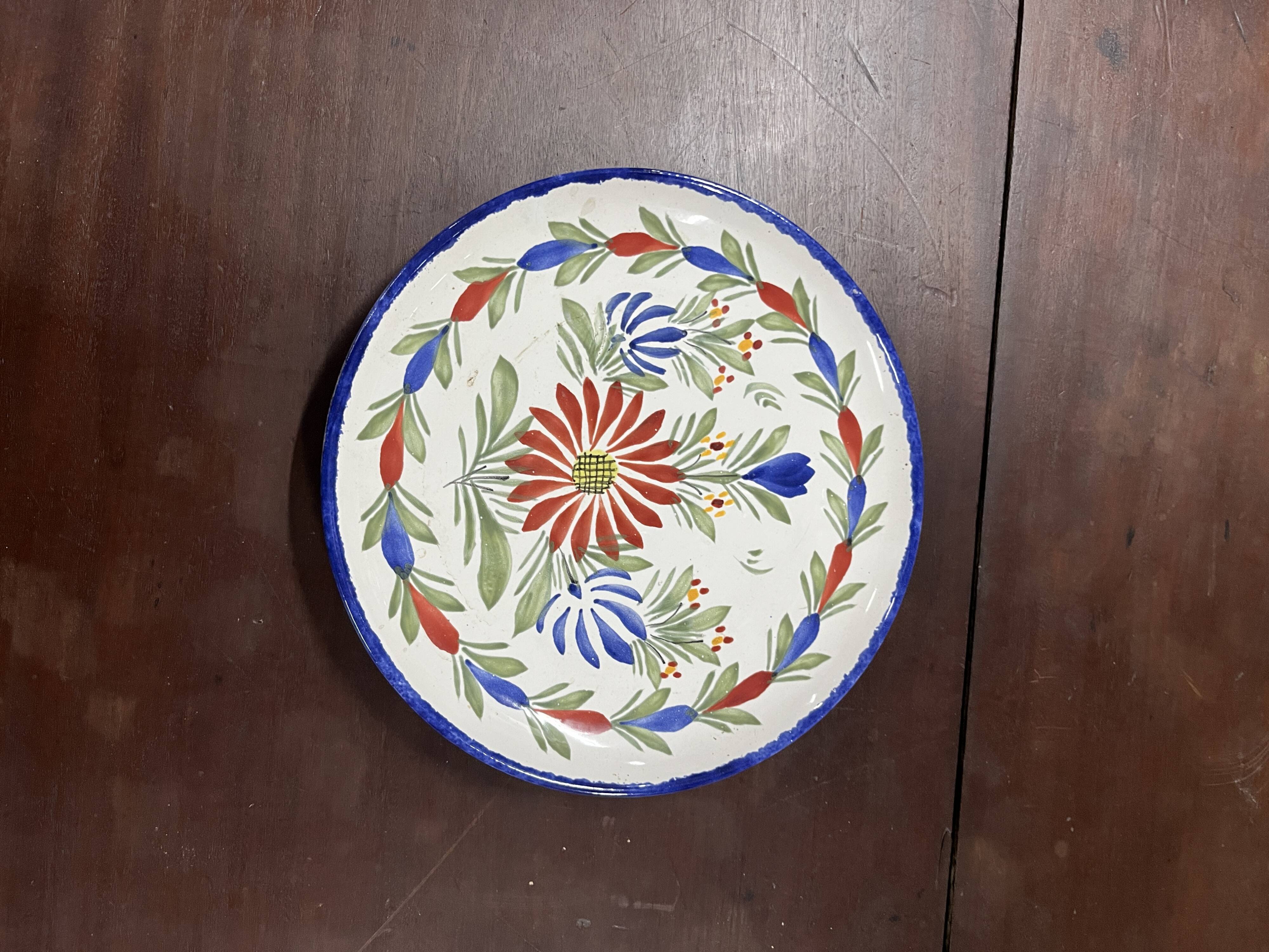 Assiette déco en faïence henriot quimper hb