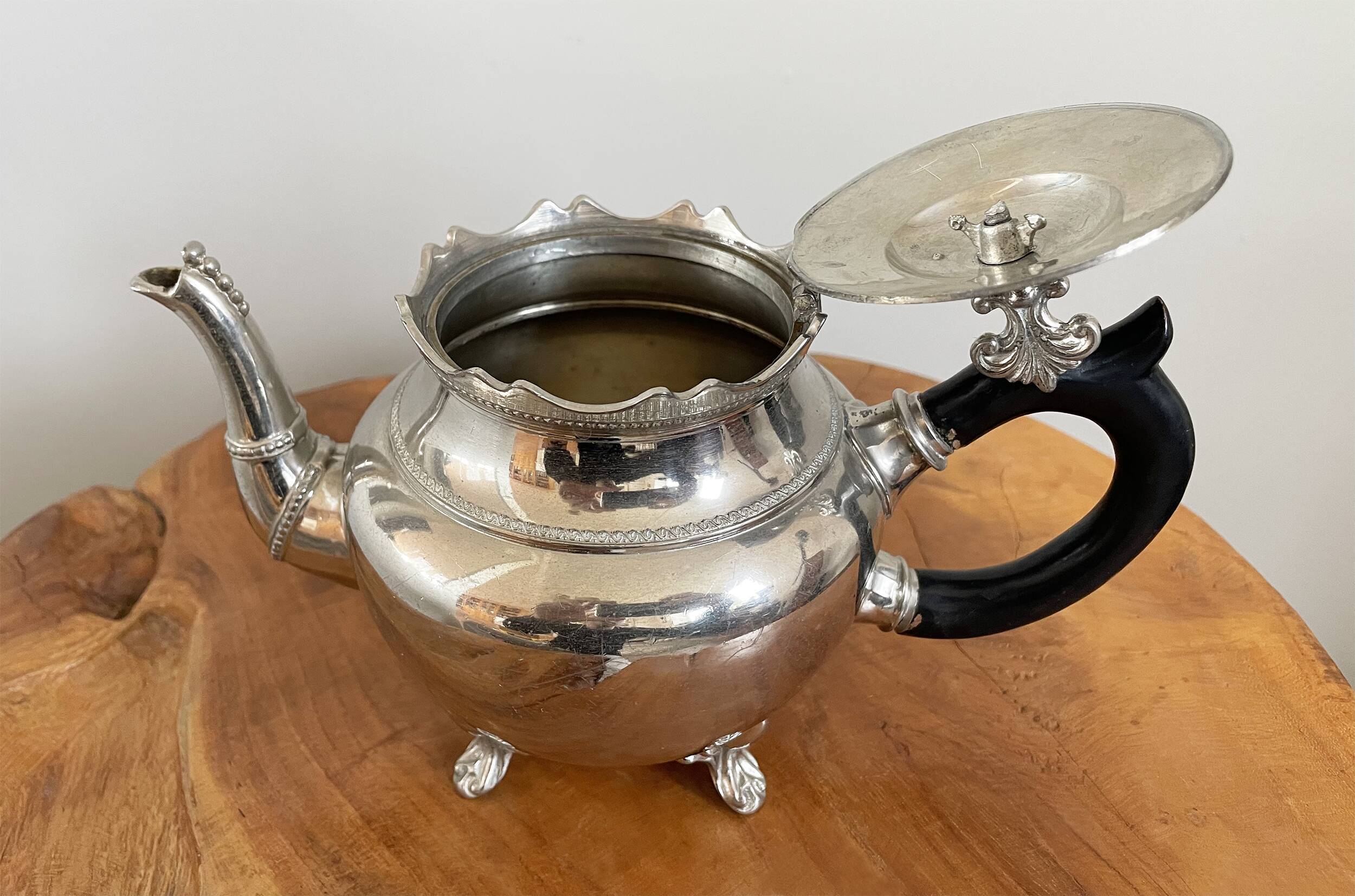 Silver-Plated J.N. Daalderop & Zn. Kettle, Burner and Stand, Chafing Dish, Teapot Warmer, Antique