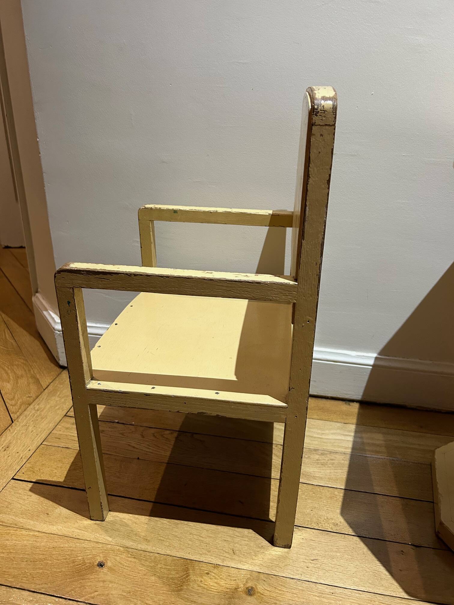 art deco children's living room