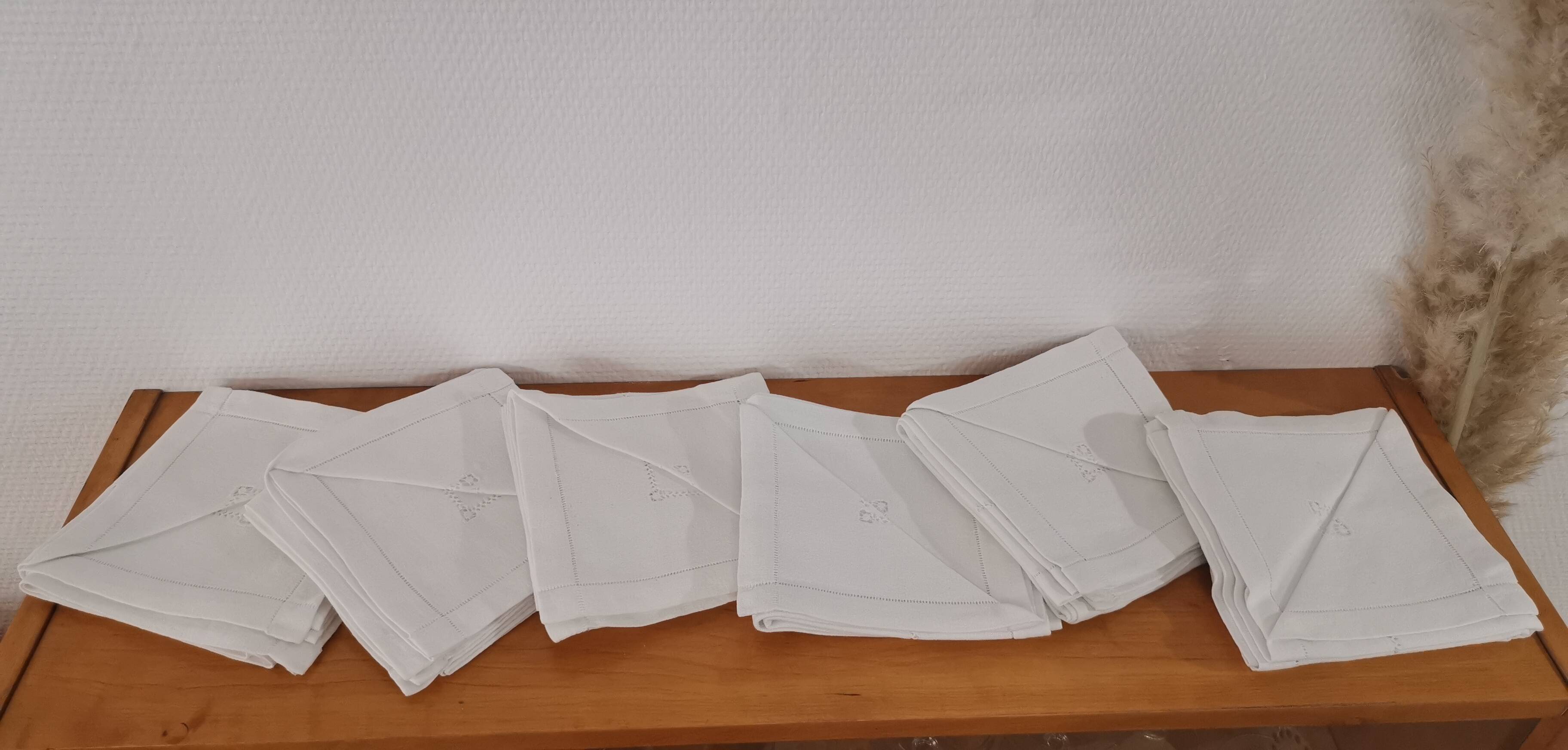 Set of 6 old linen napkins from the 1900s