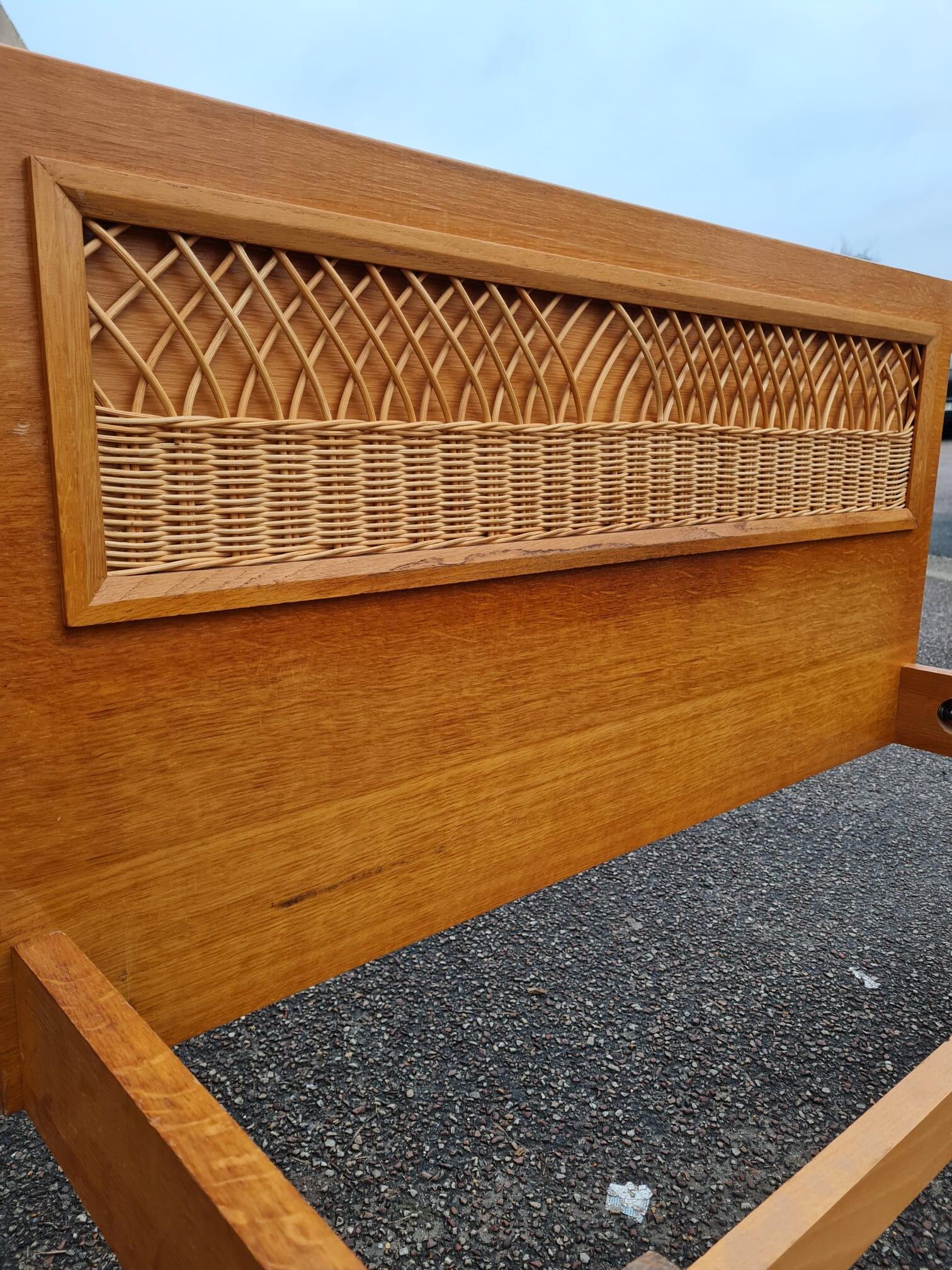 Single bed in rattan and wicker