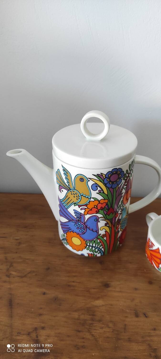 Acapulco coffee maker and milk jug