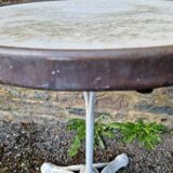 Early 20th century Parisian bistro pedestal table in marble and cast iron