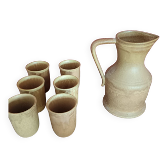 Carafe and stoneware cups