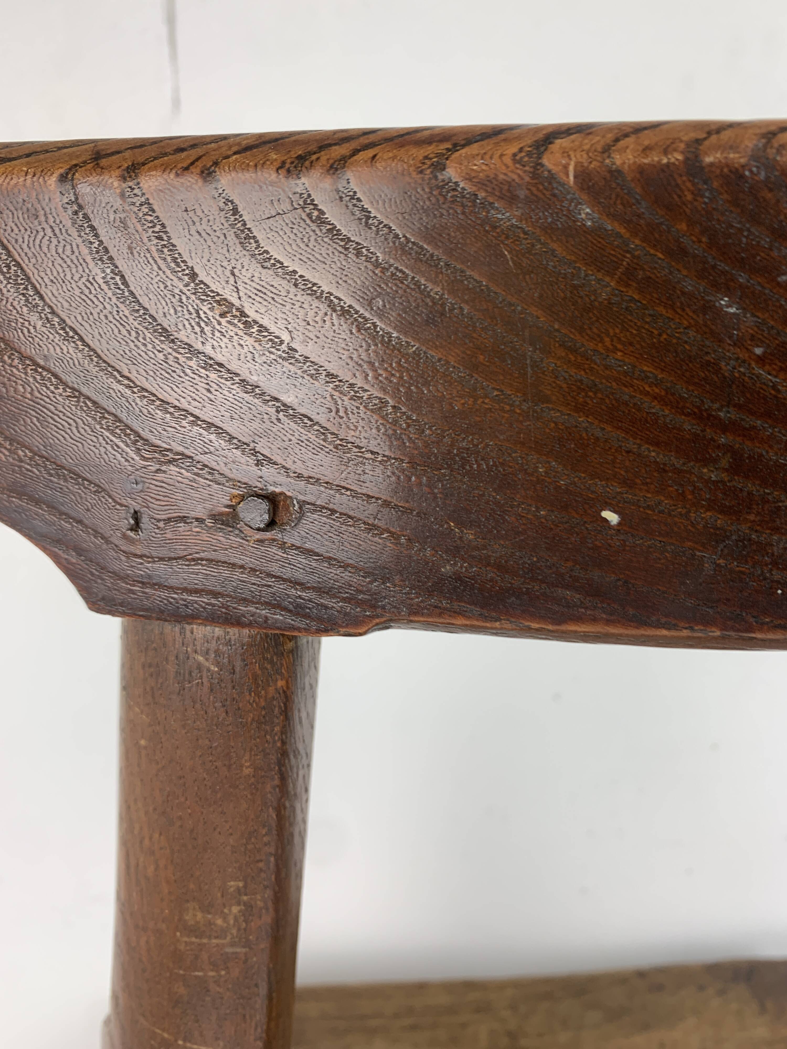 Chaise d'appoint brutaliste artisanale antique fabriquée à la main, style ferme néerlandais