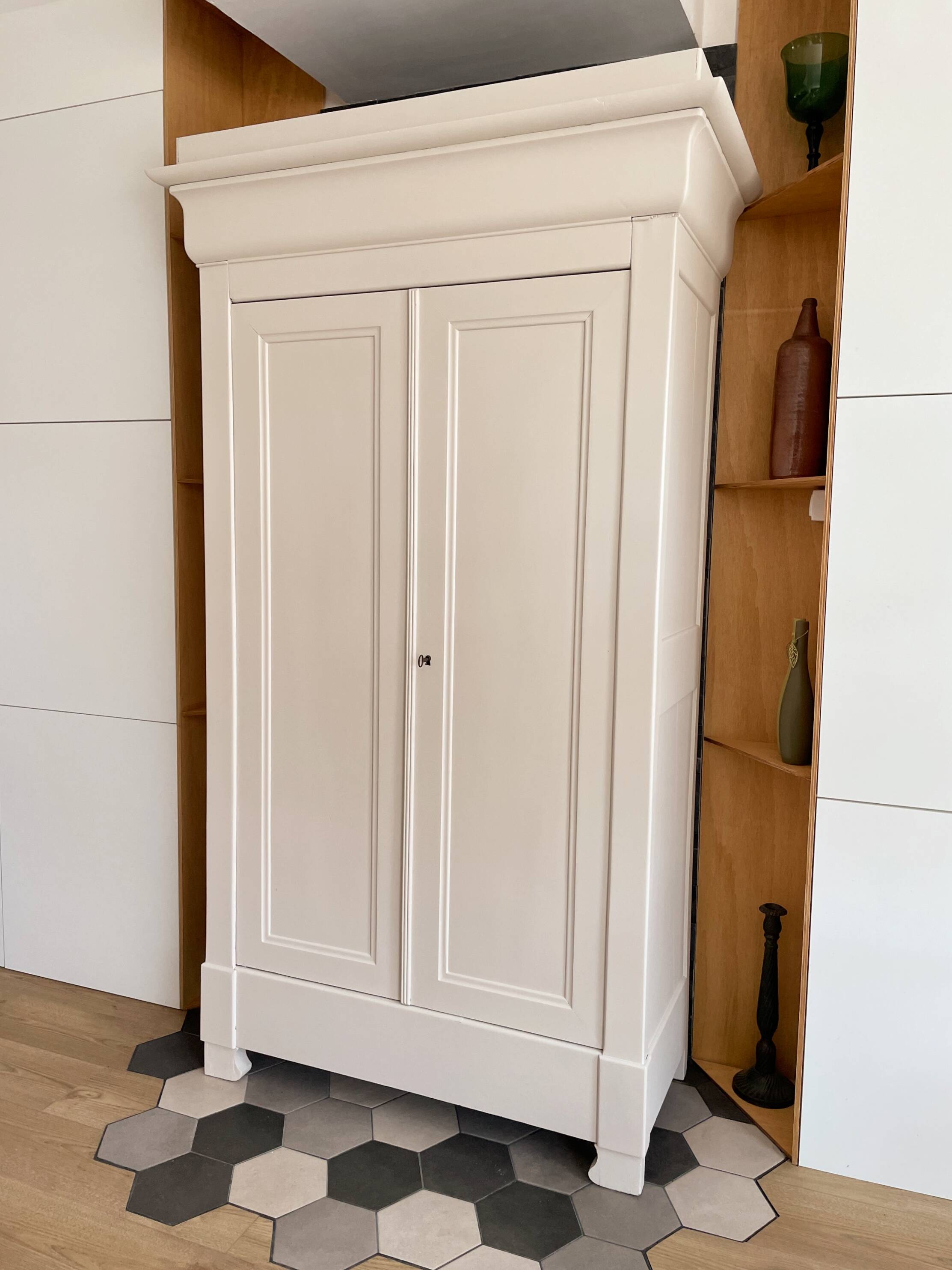 Walnut wardrobe, early 20th century