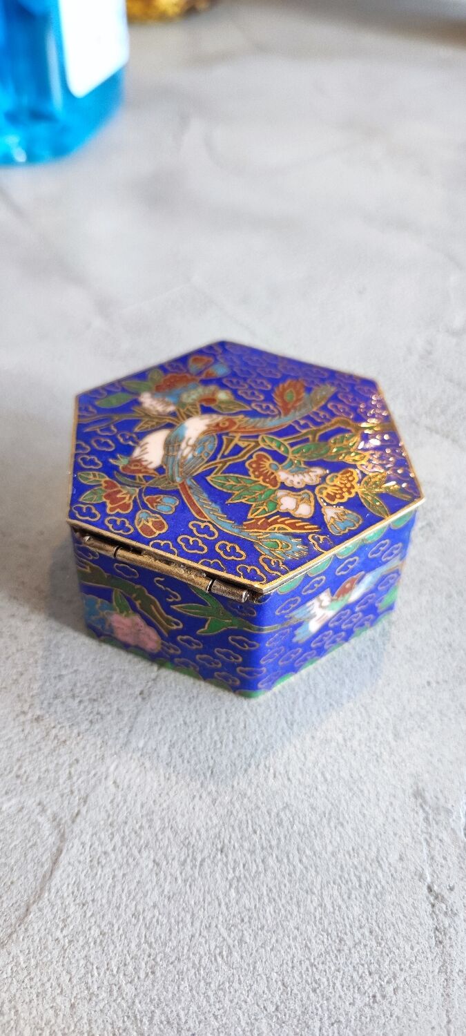 Cloisonné enamel jewelry box