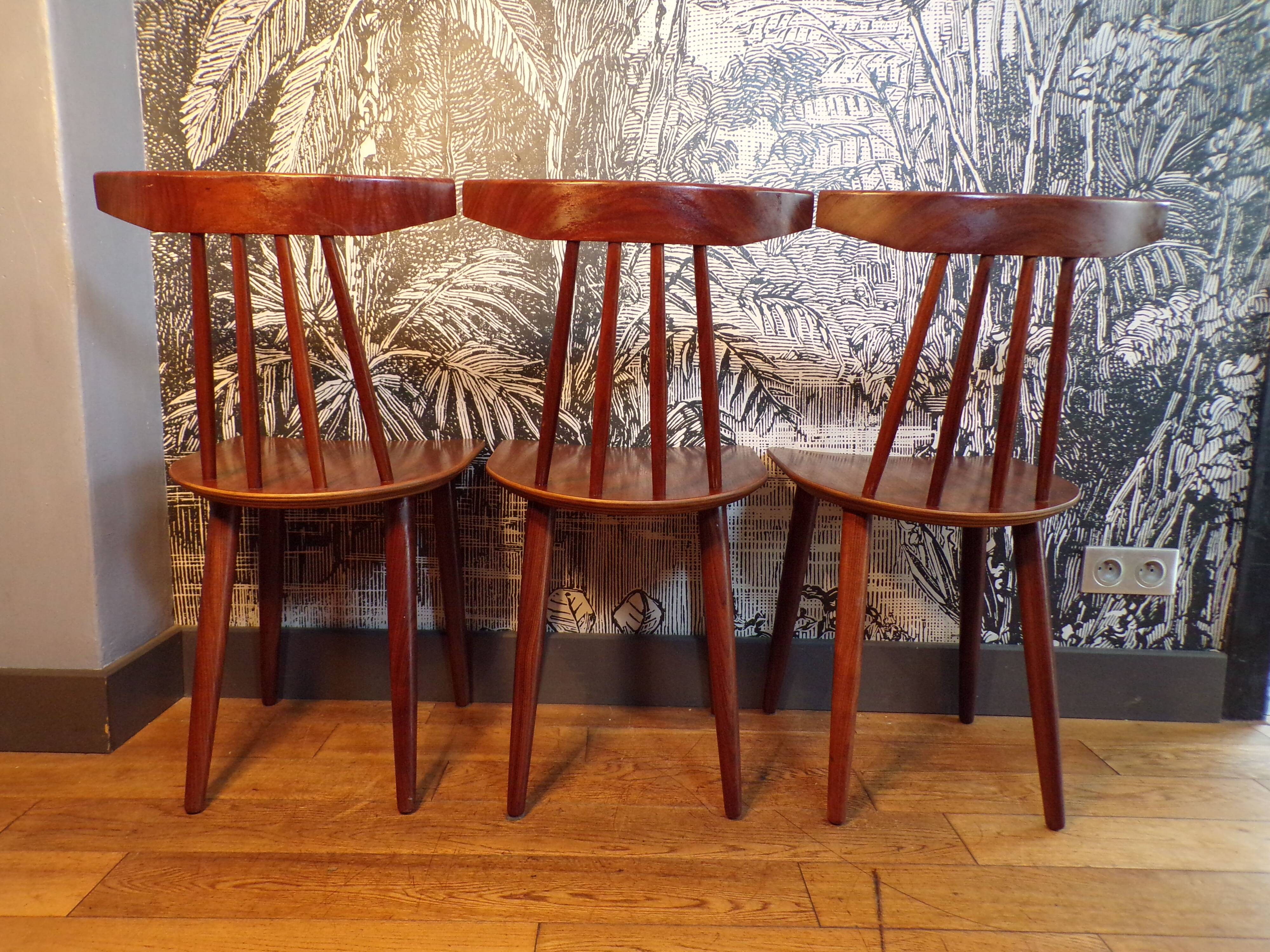 Trio of poul volther 370 frem røjle chairs