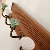 Vintage wall coat rack with 6 ceramic hooks – grooved wood 60 cm