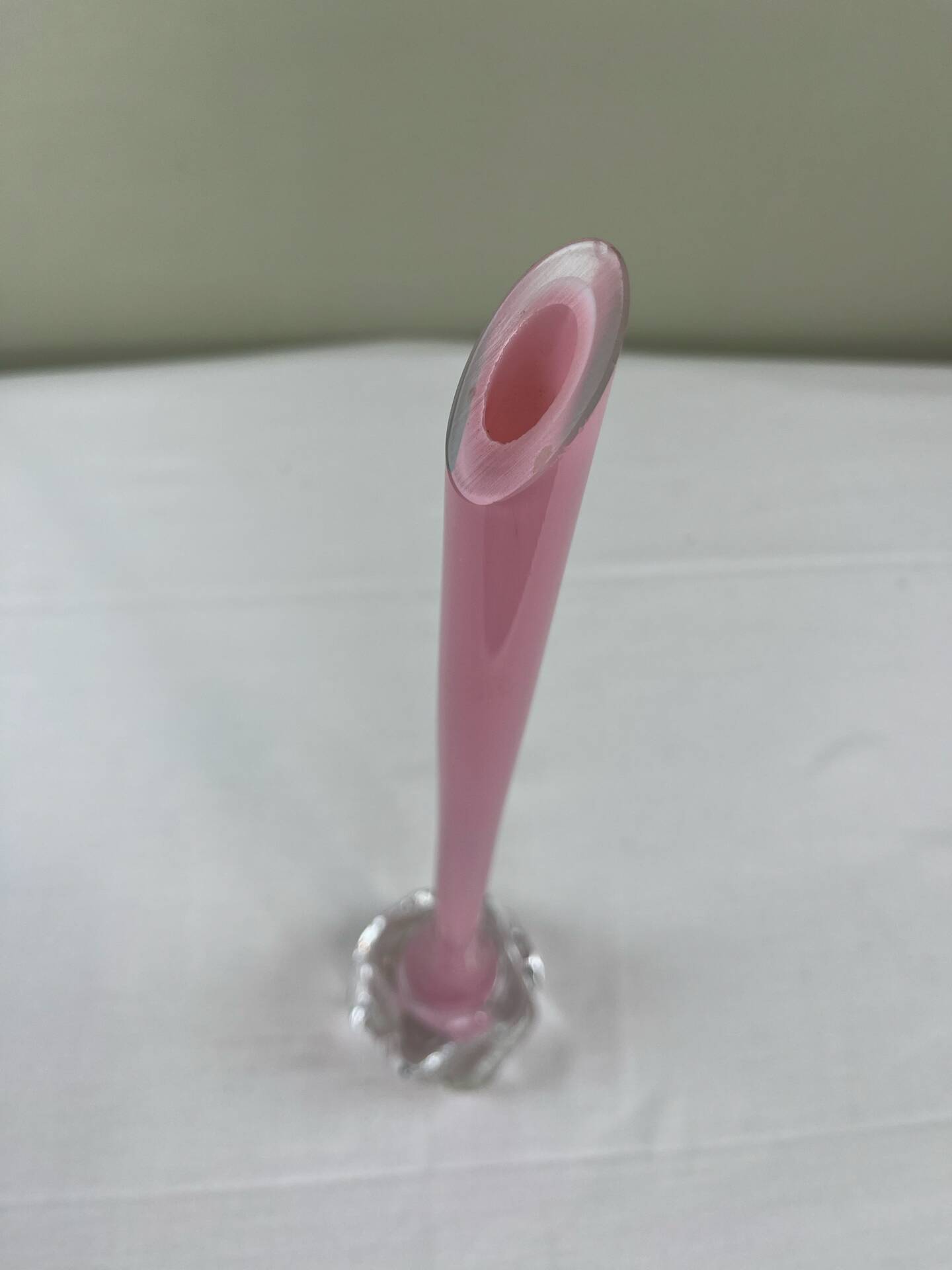 Sculptural glass soliflore in pink