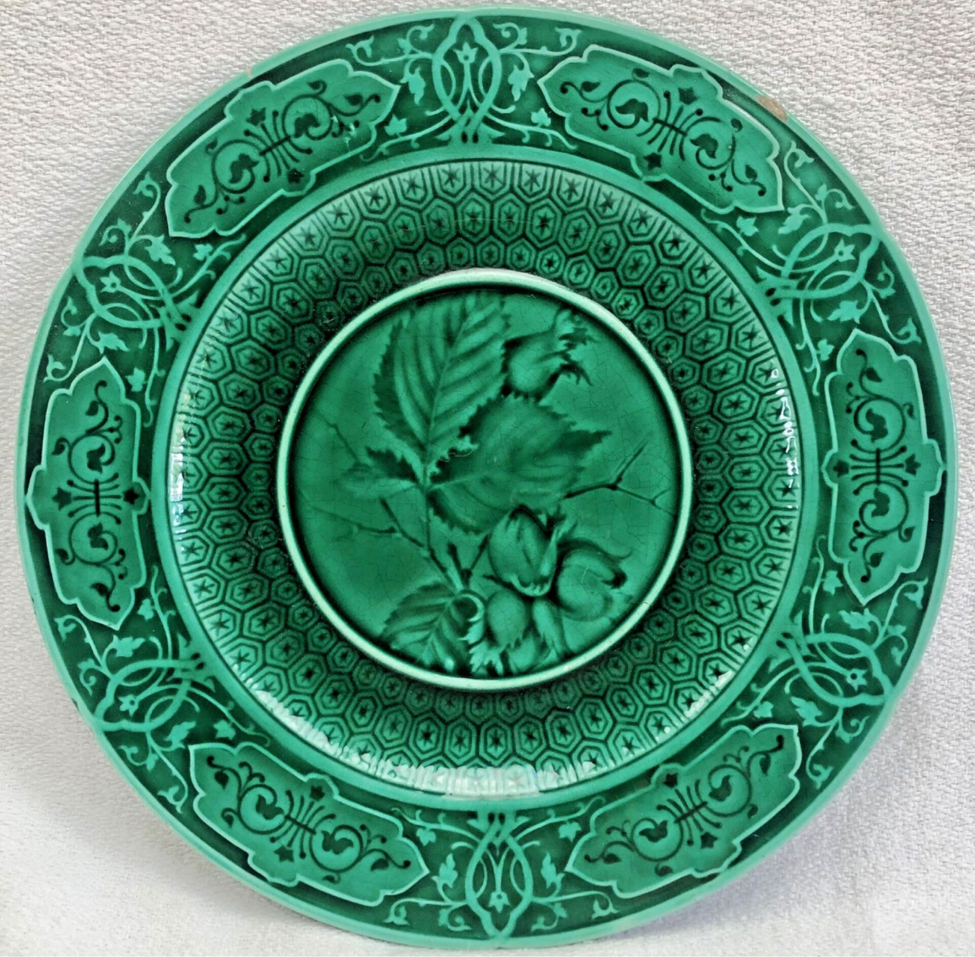 3 dessert plates XIX Sarreguemines Majolica shaded enamel Rubelles