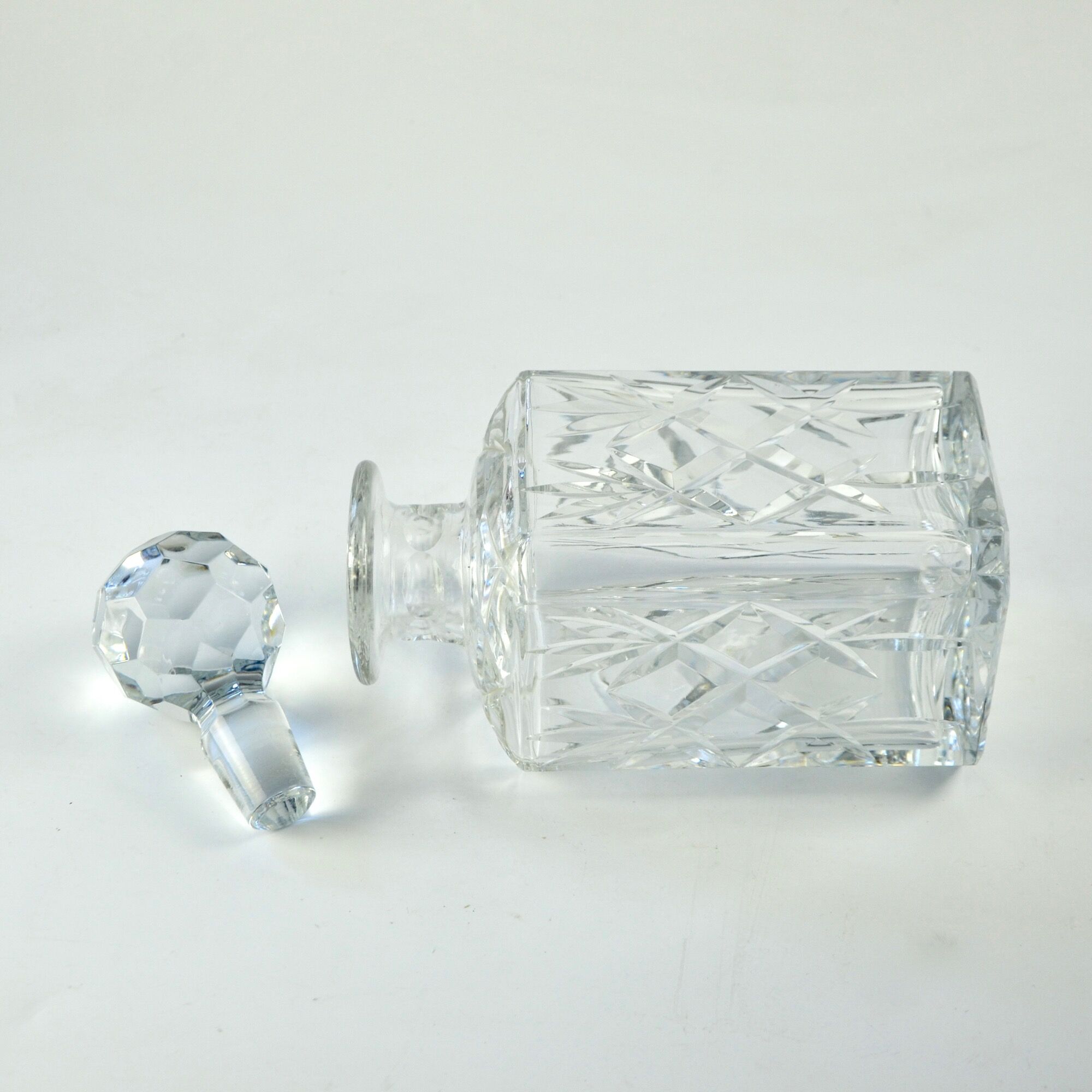 Carafe à whisky en cristal taillé