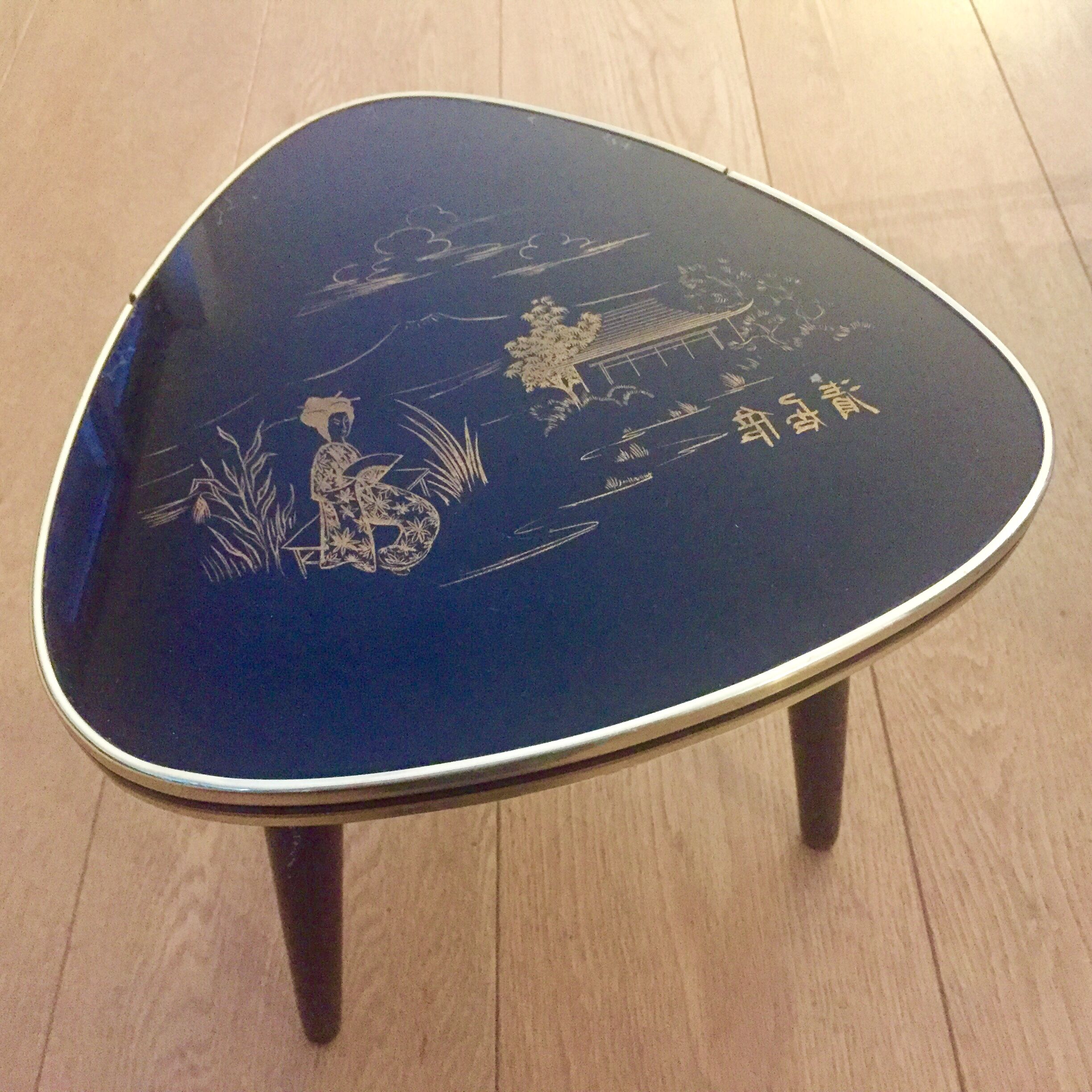 Table basse tripode pieds compas