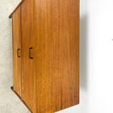 Retro cabinet with 2 opening flaps