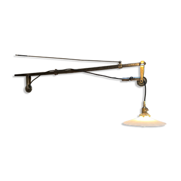 Dentist's lamp from the early 20th century.