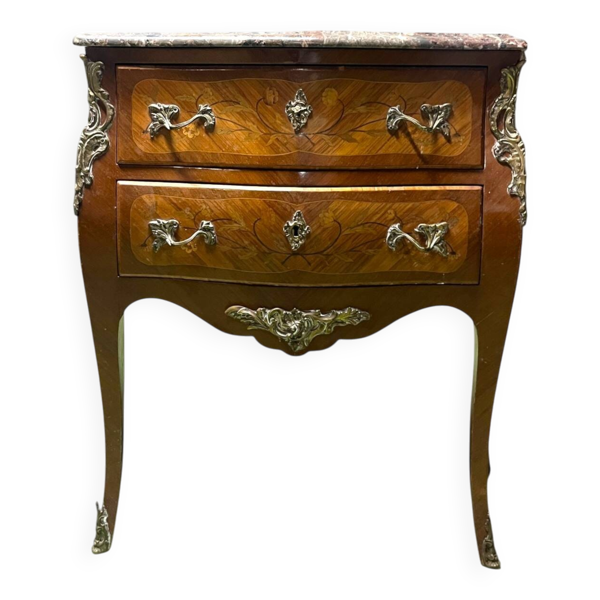 Commode galbée en bois de placage de style Louis XV / XX siècle