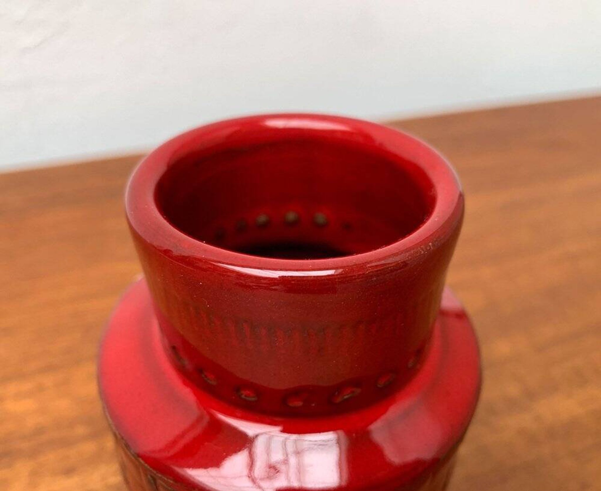 Red pottery vase Rimini Italian from the mid-century by Aldo Londi for Bitossi, 1960s.