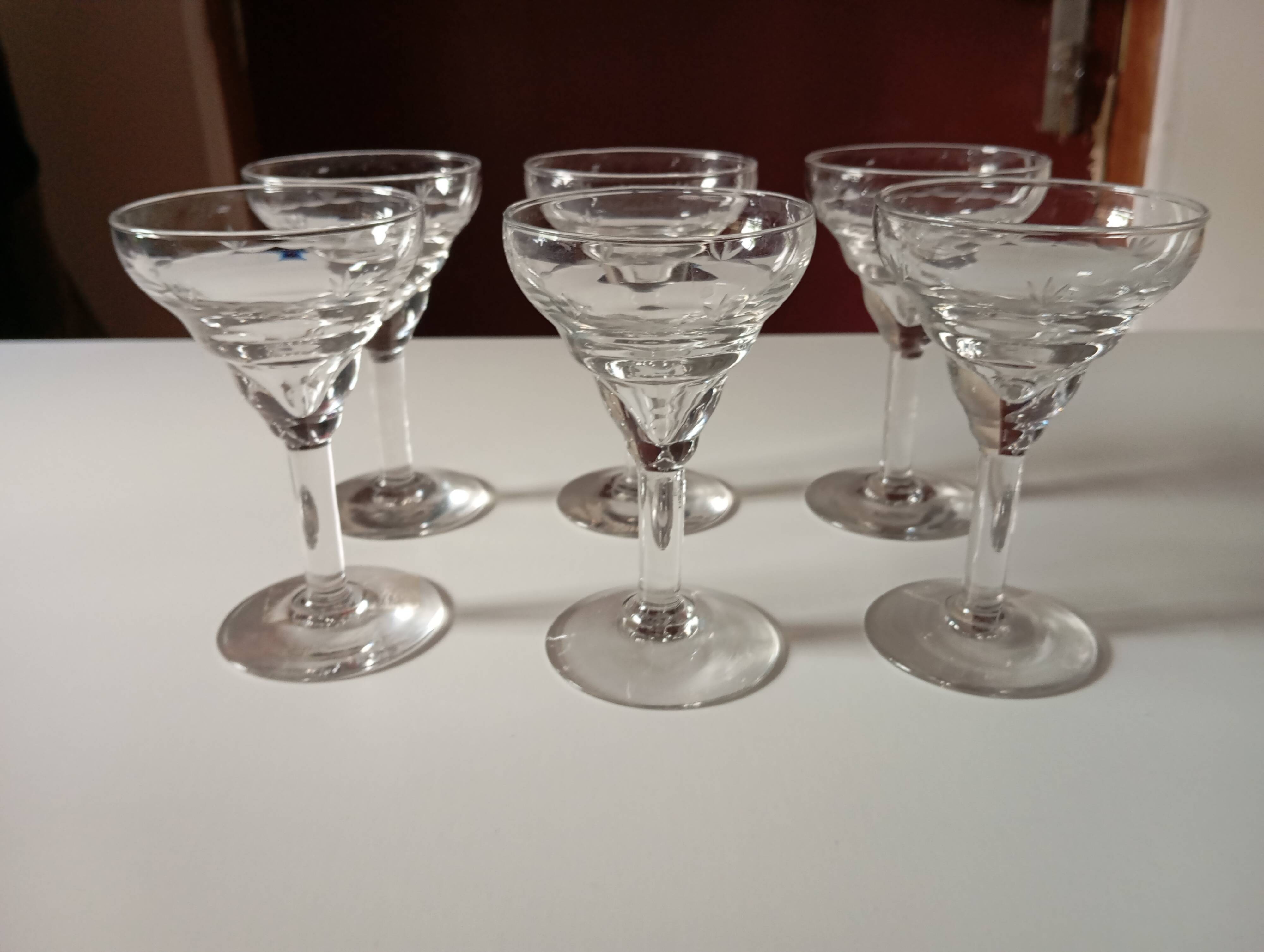 Set of 6 blown aperitif glasses with engraved patterns