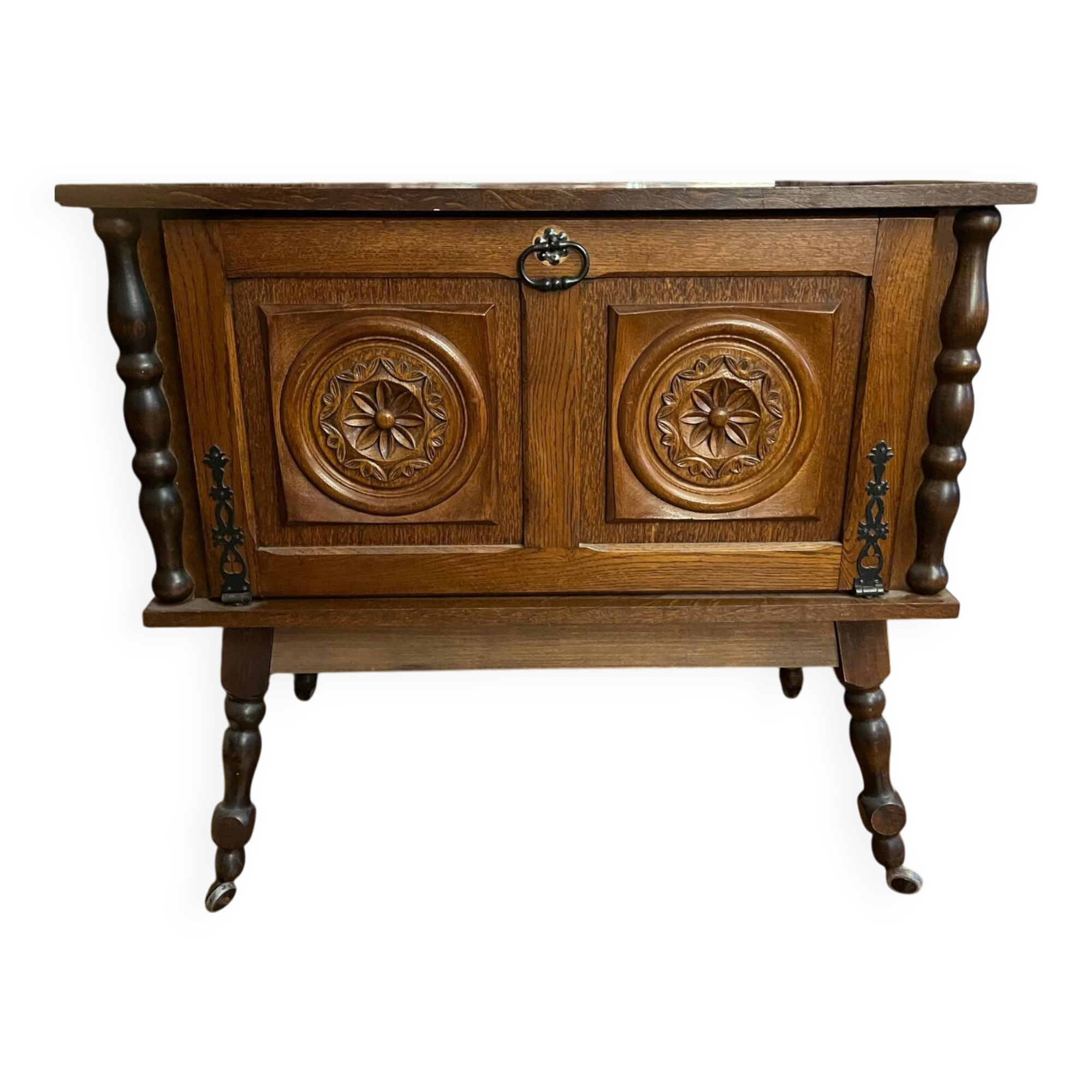 Vintage oak bar