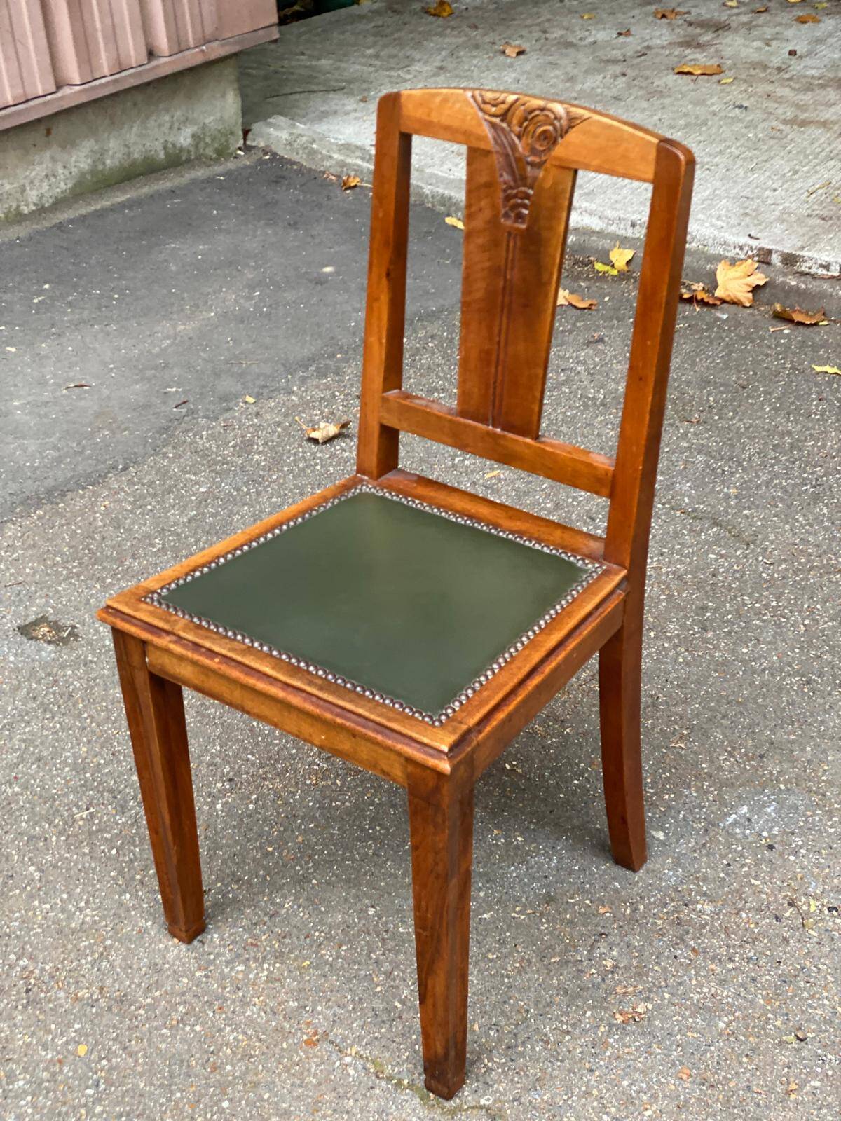 Art Deco chair in solid oak wood and green leather