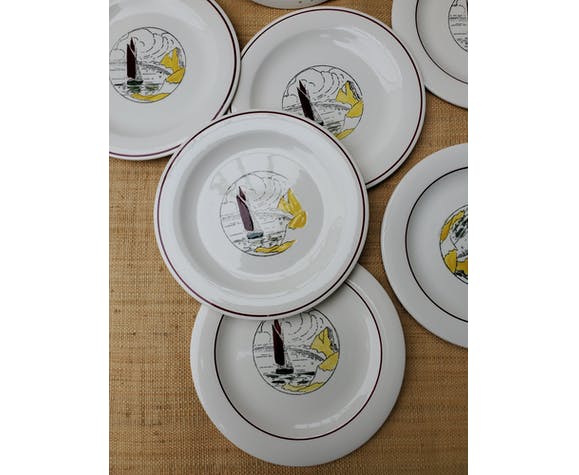 Set of 7 plates