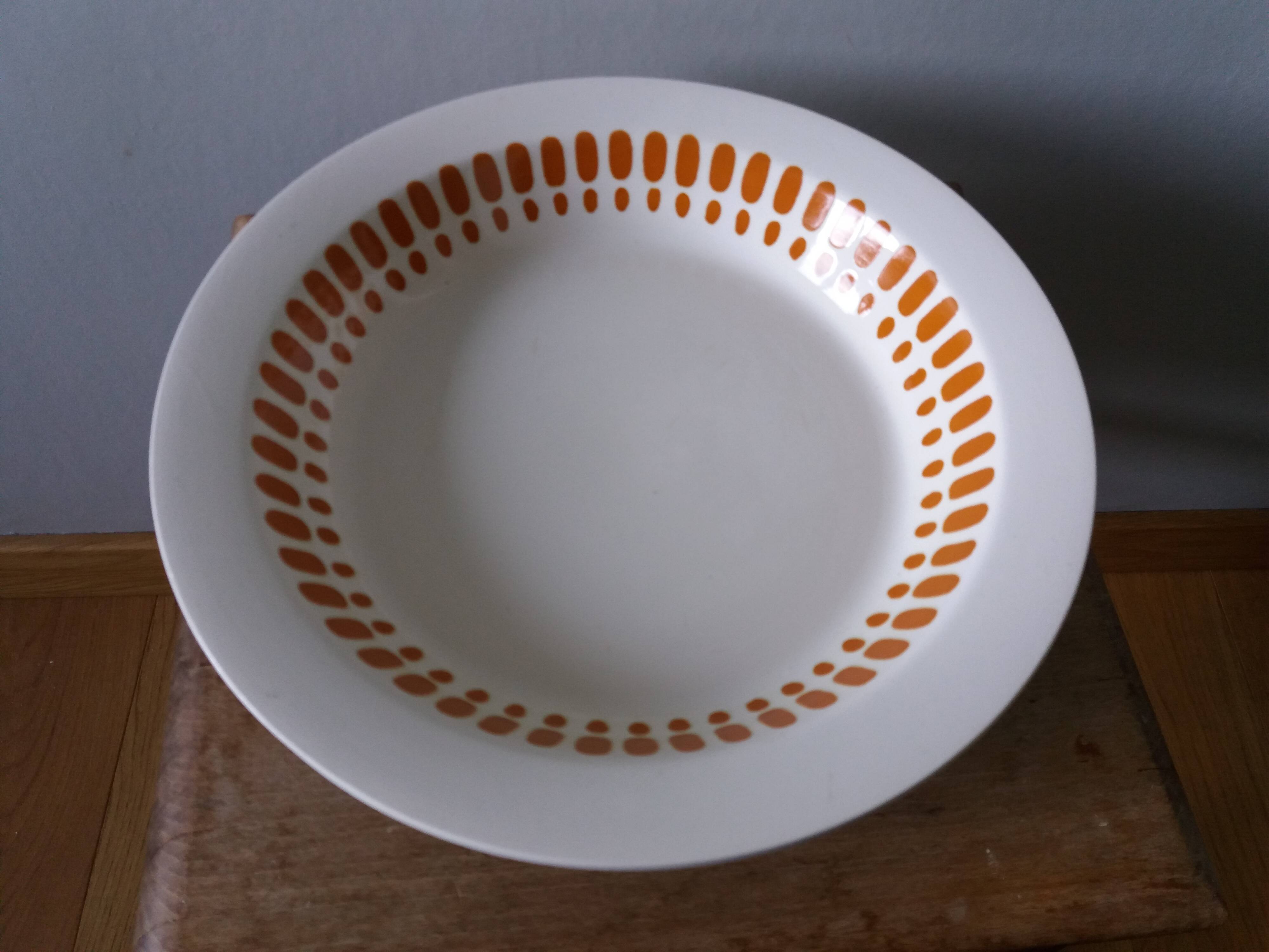 Hollow vegetable dish salad bowl 70s space age