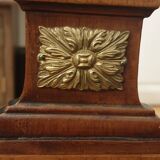 2 chaises anciennes de style classique en bois et ornements en bronze