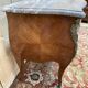 Commode sauteuse de style Louis XV en marqueterie