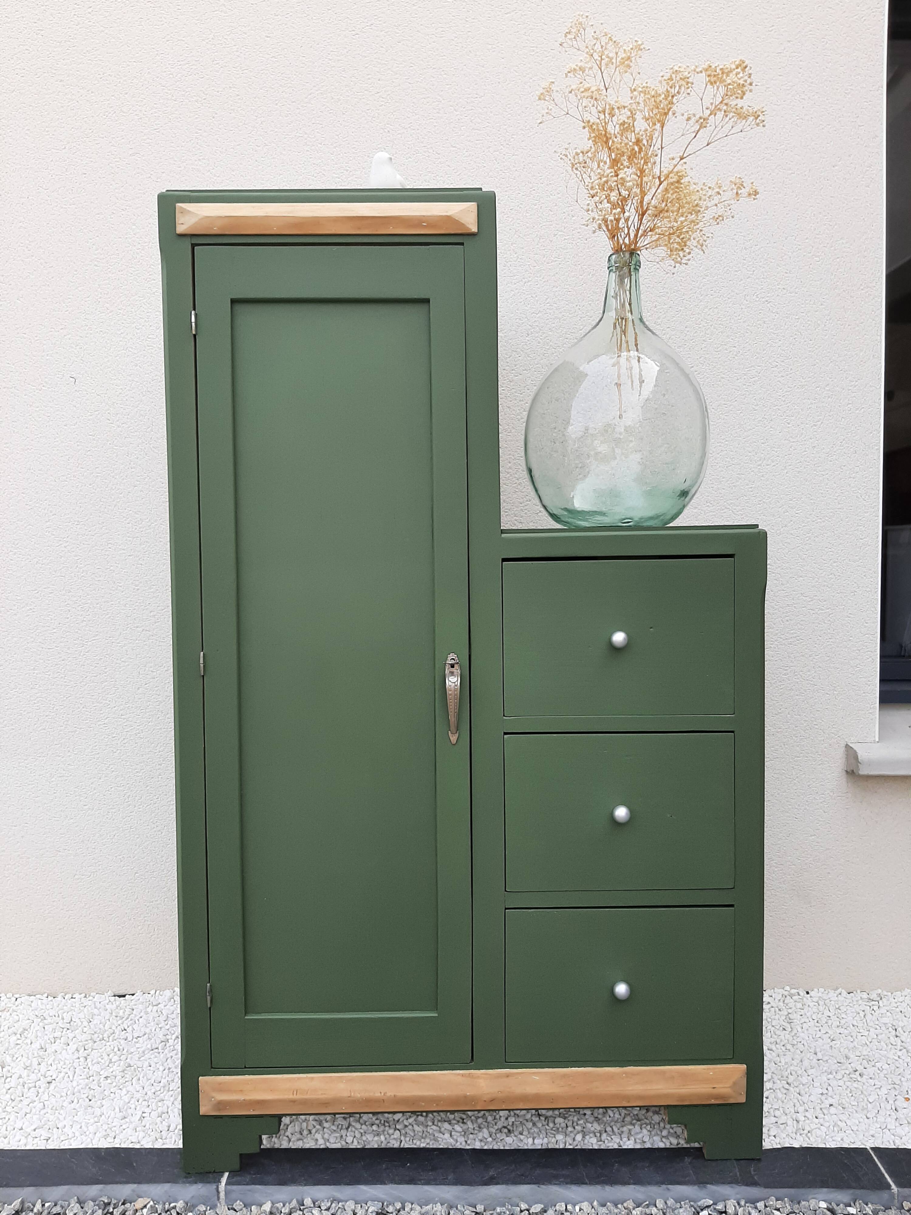 Art Deco armoirette