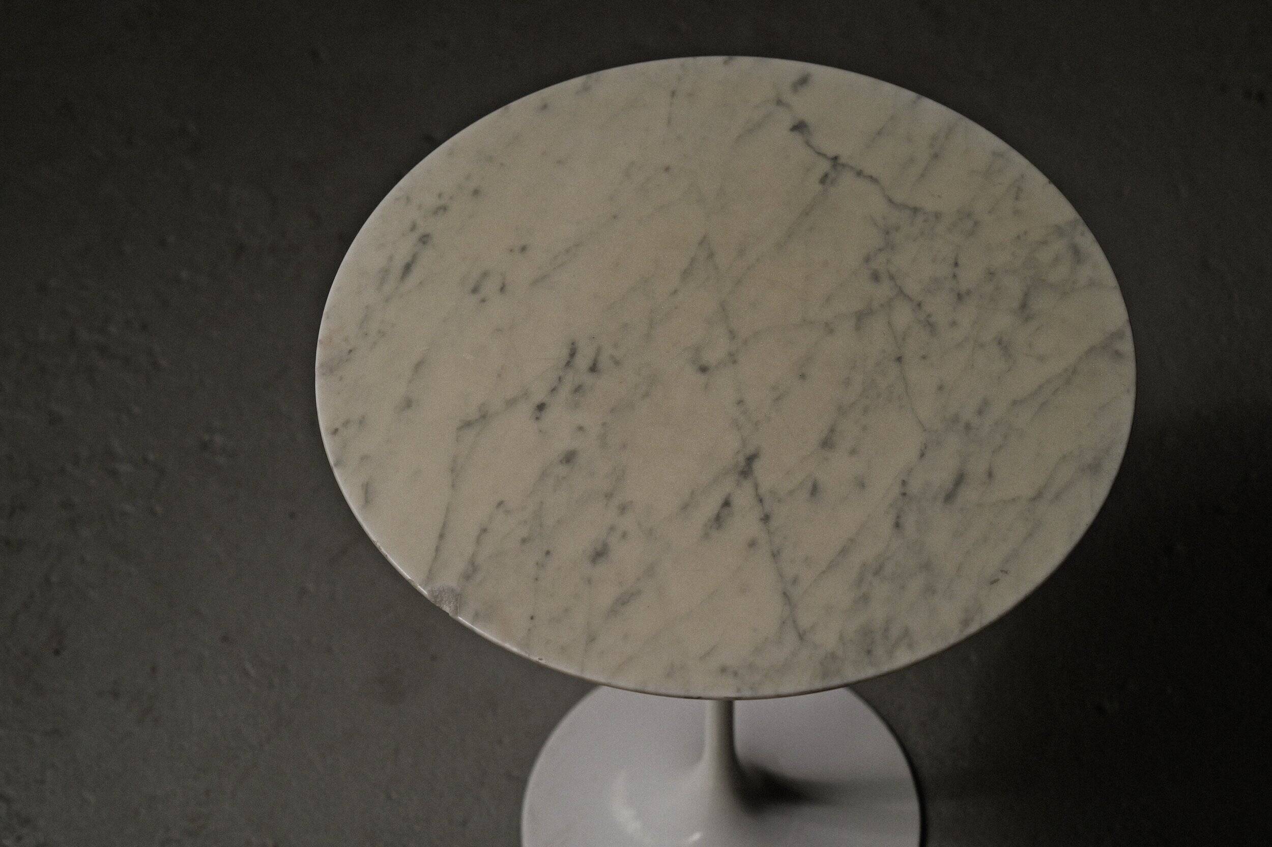 Eero Saarinen pedestal table, Knoll International, circa 1970