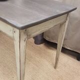 Table de ferme 131 cm en chêne massif pieds fuselés XIXe.
