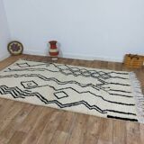 Handmade Moroccan Berber rug 275 x 144 cm