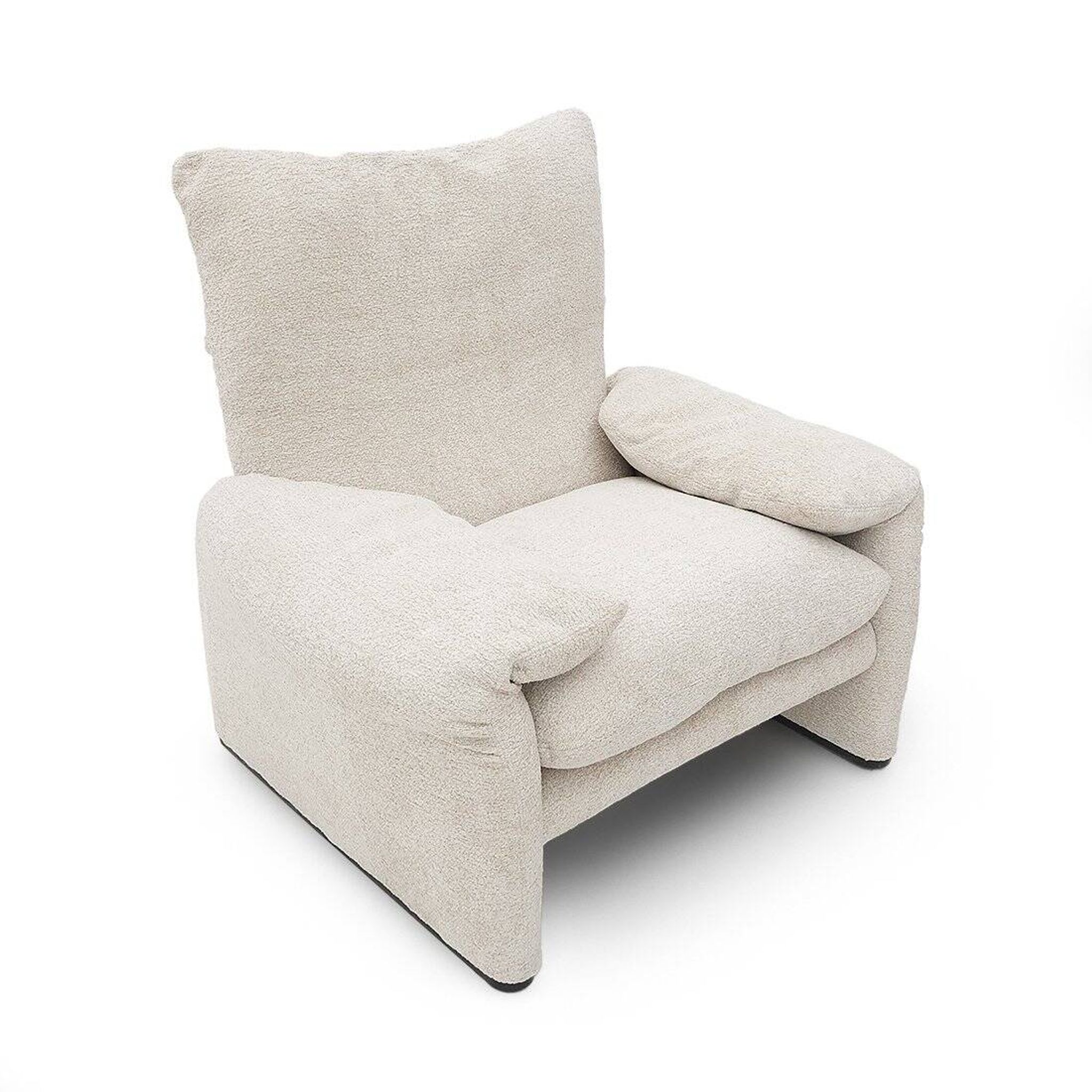 Maralunga armchair and ottoman set by Vico Magistretti for Cassina, 1970s.