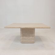 Table basse italienne en travertin, années 1980