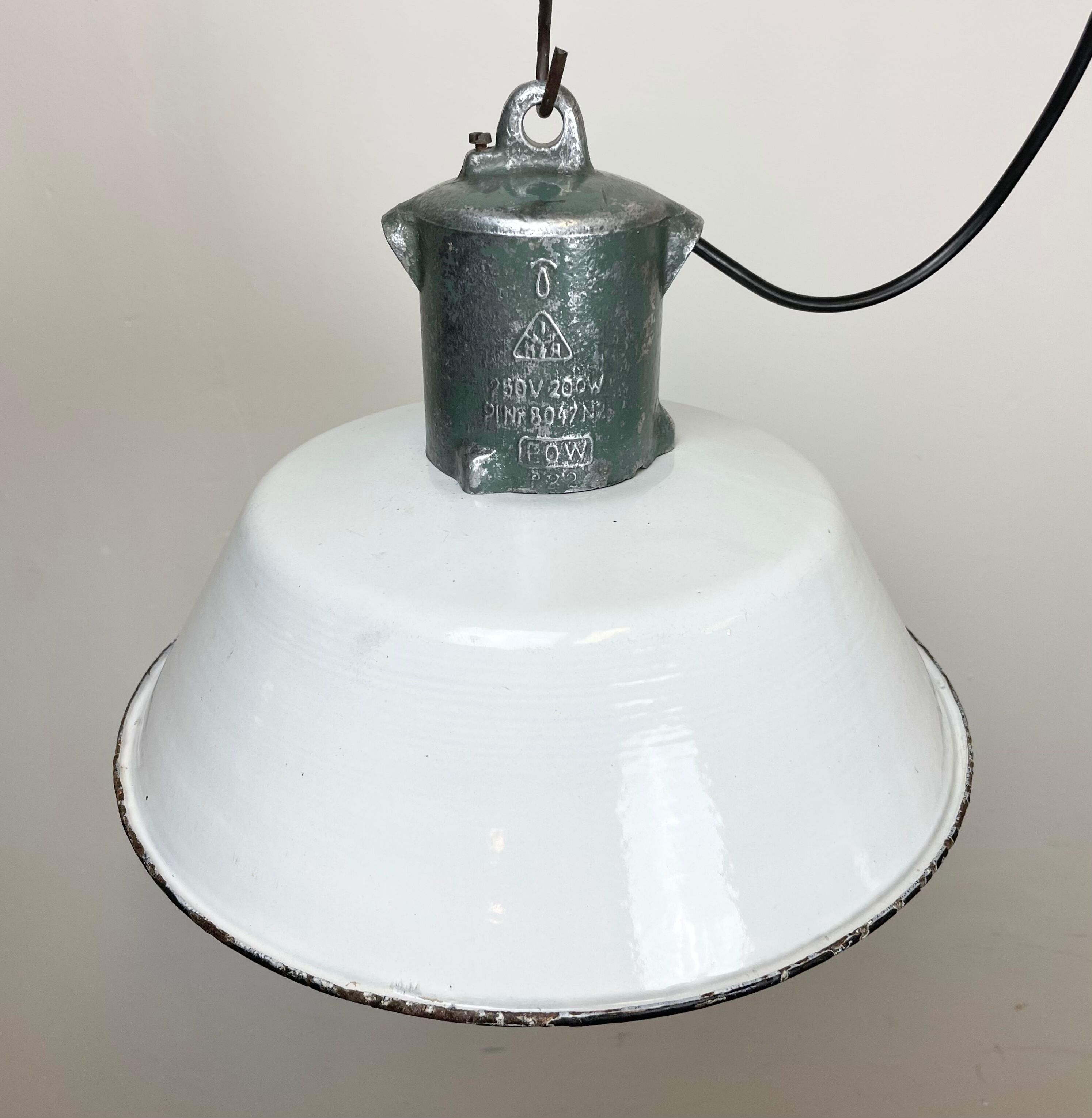 Industrial White Enamel Industrial Lamp with Cast Aluminium Top from EOW, 1950s