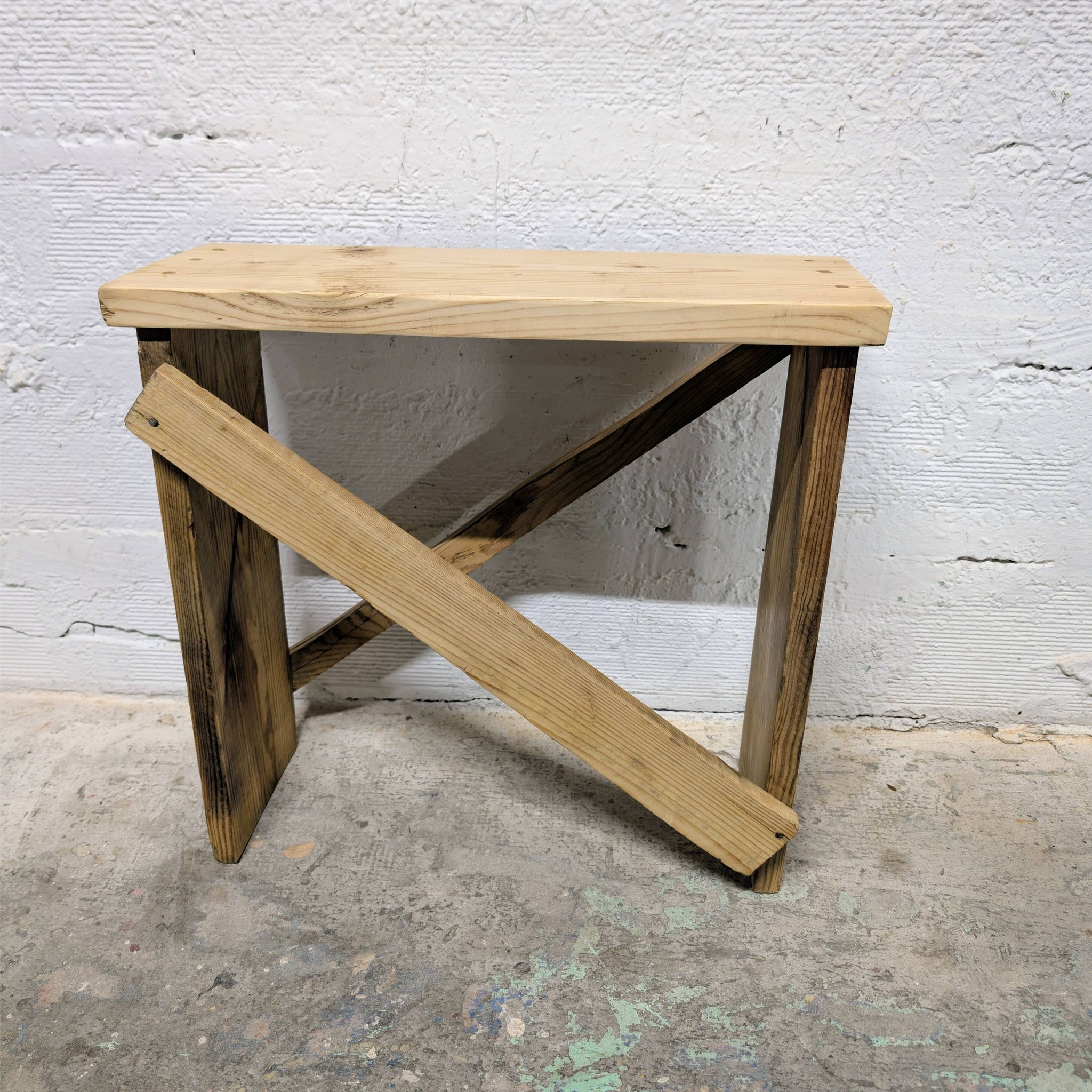 Petit banc rustique