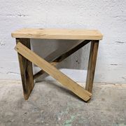 Petit banc rustique