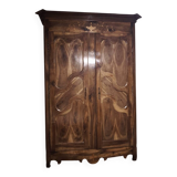 Magnifique armoire en noyer