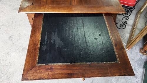 Ancien bureau 9 tiroirs en noyer de style gothique ref je