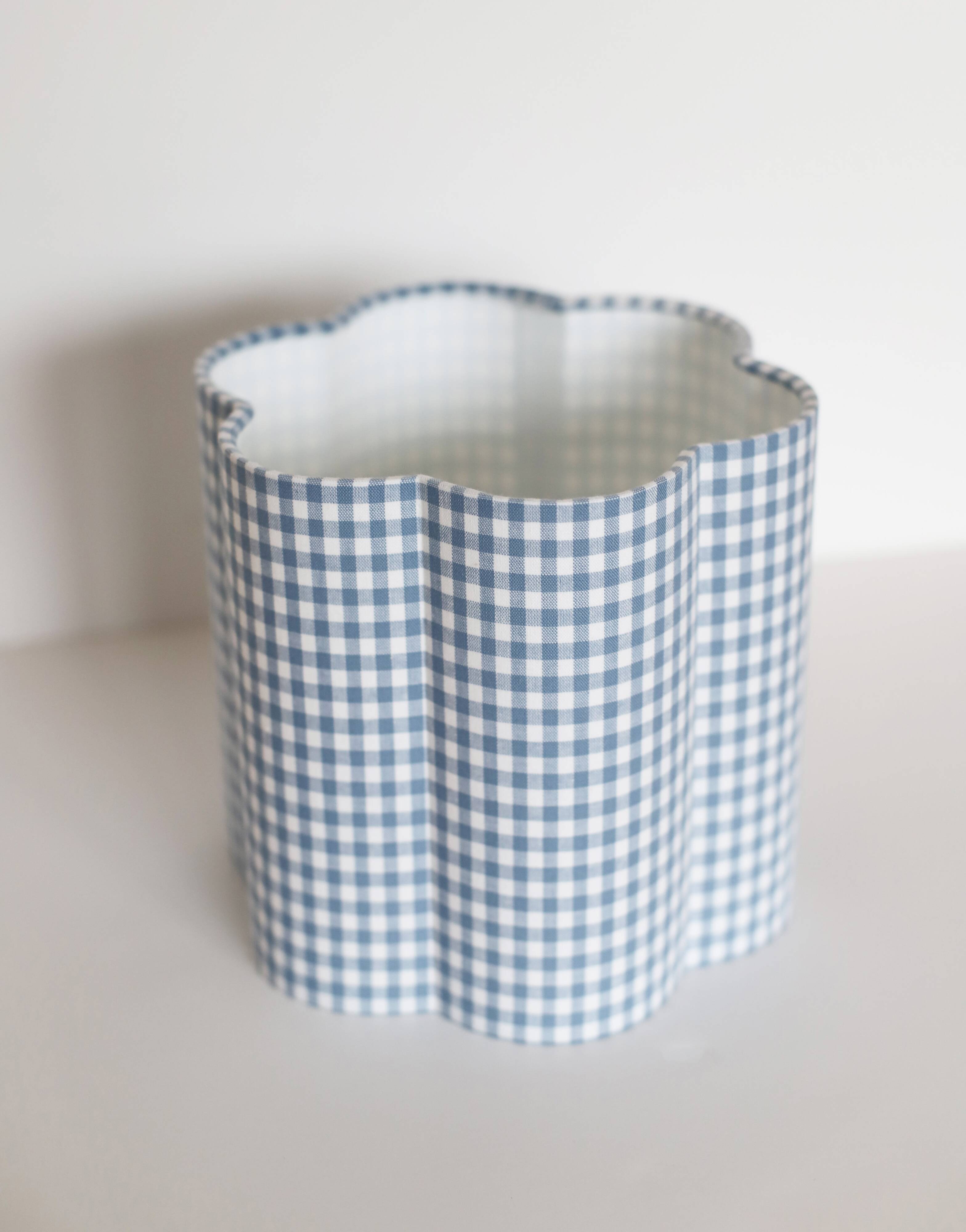 Flower-shaped lampshade Flora "mini sky blue check"