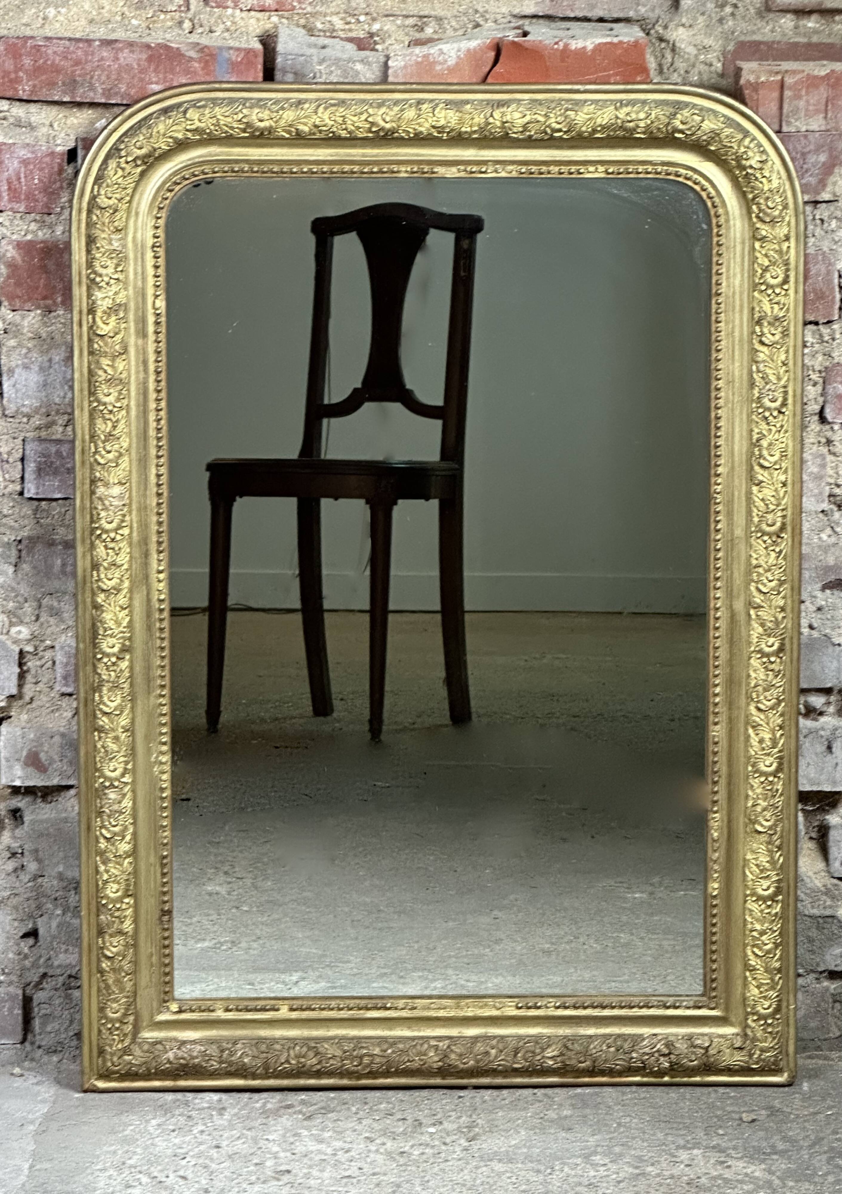 Miroir époque Louis Philippe à décors de fleurs 86x62 cm