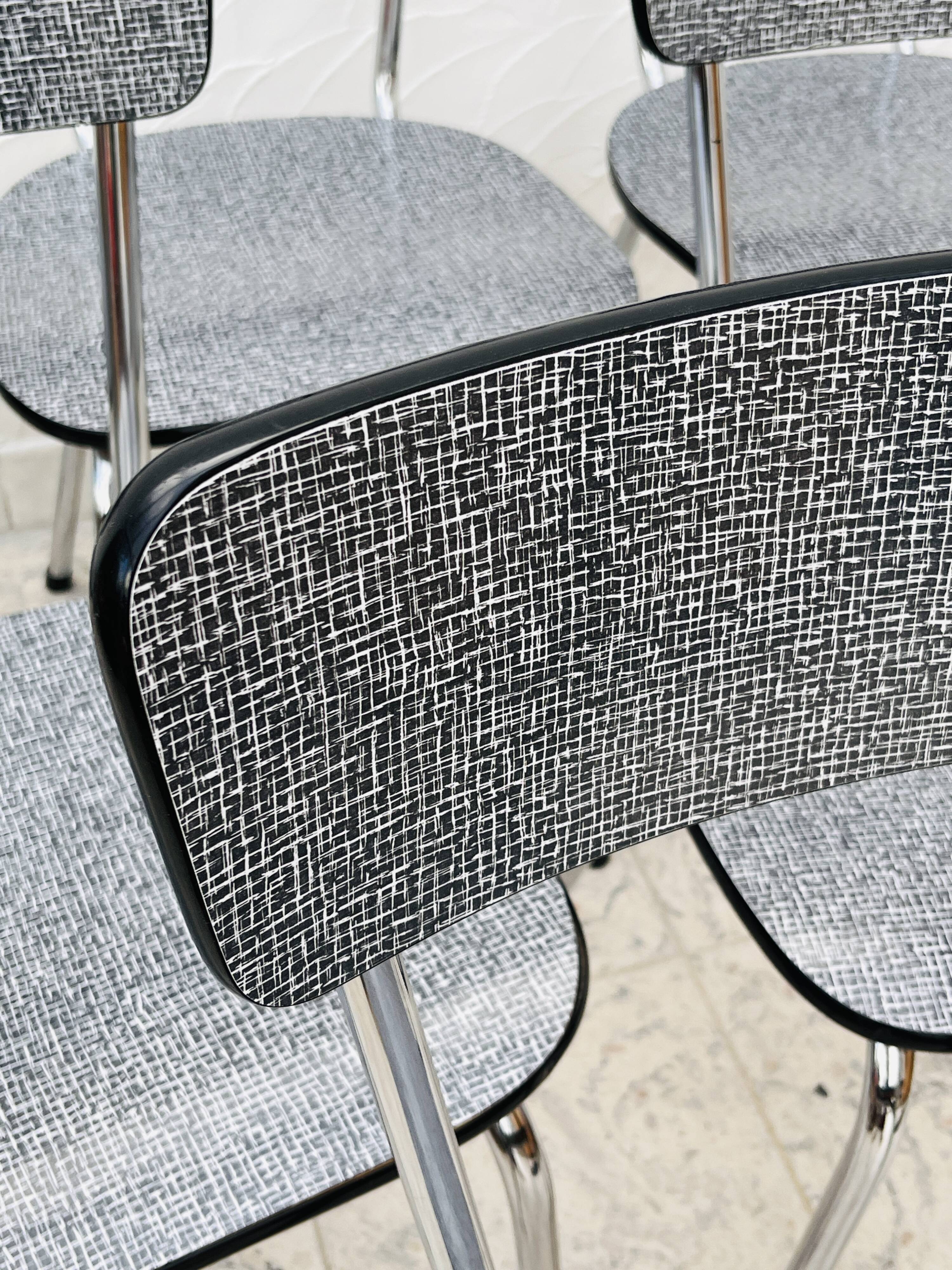 Set of 6 Formica chairs