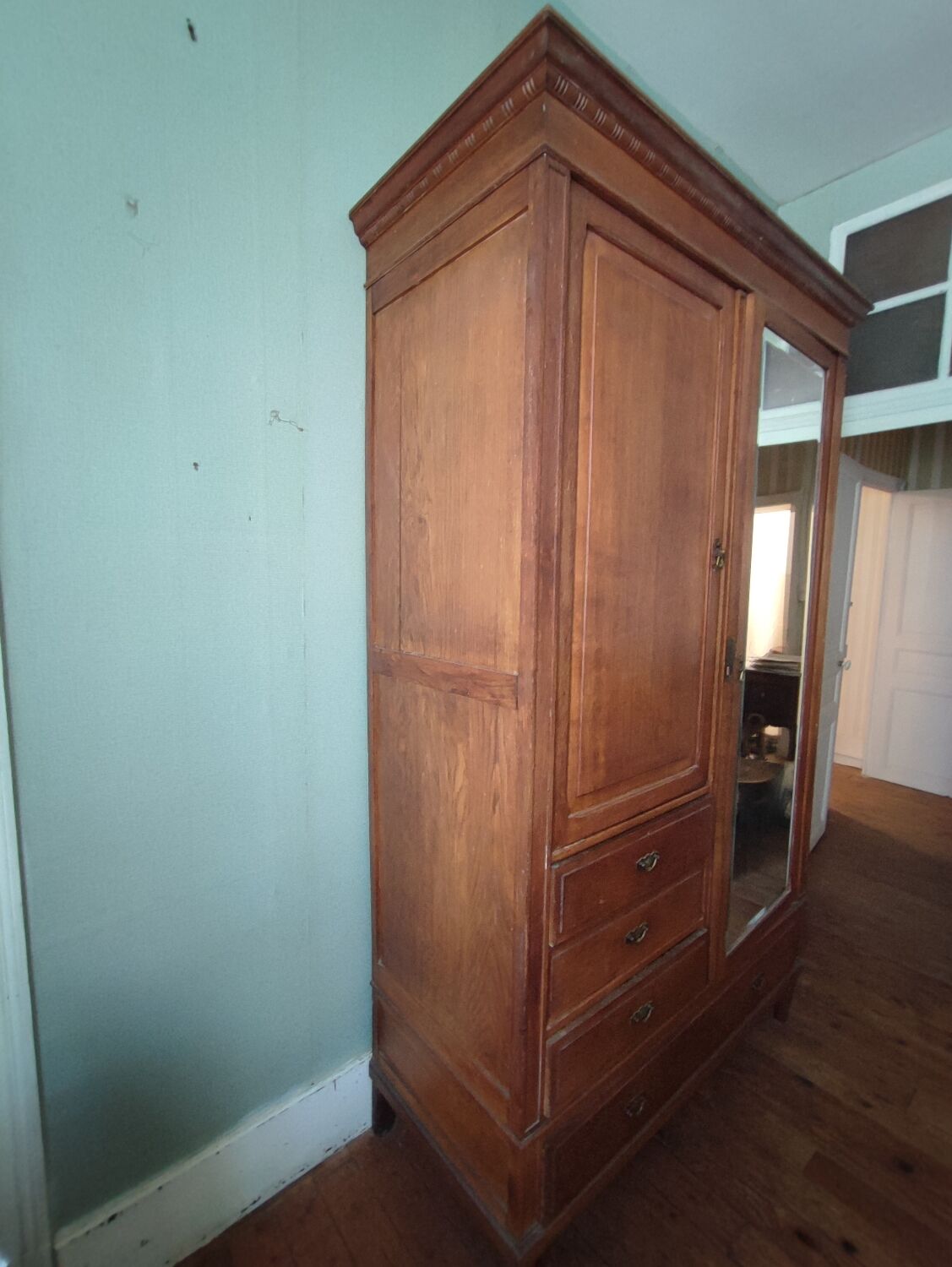 Vintage wardrobe with ice linen and wardrobe