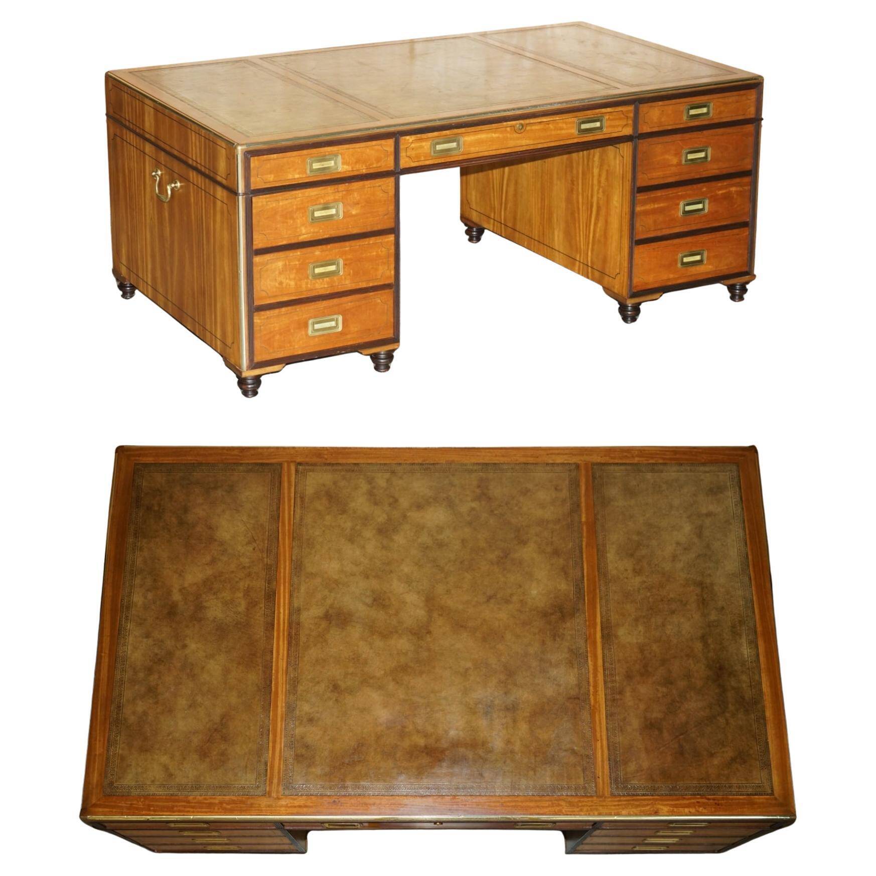 Partner desk with extra large double-sided base