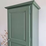 Renovated green bonnet maker