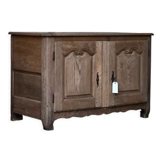 Rustic buffet