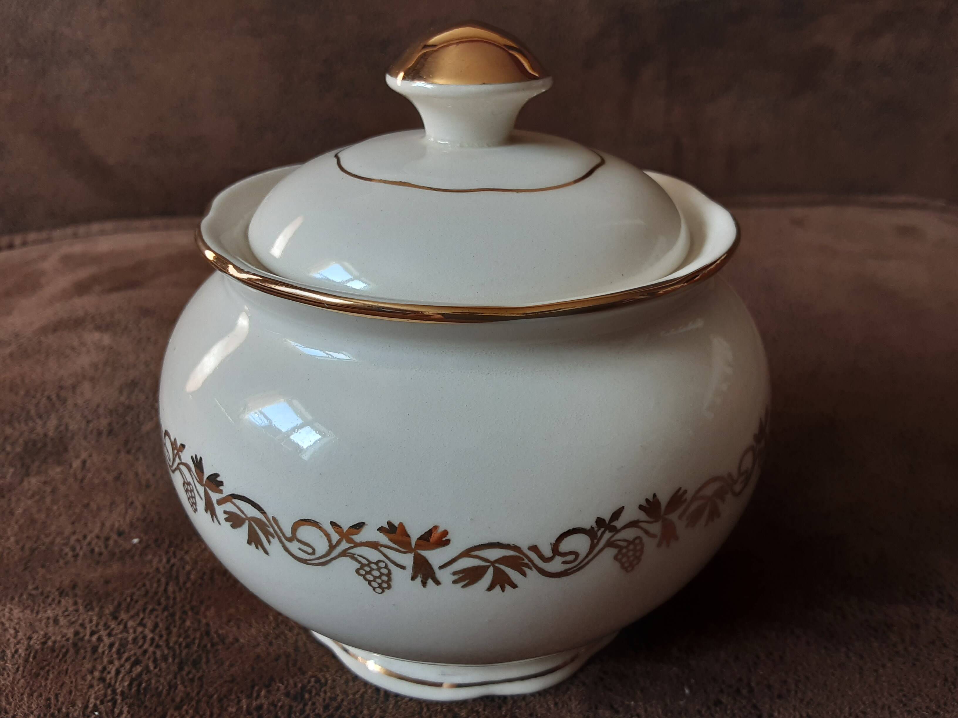 Villeroy and Boch sugar bowl