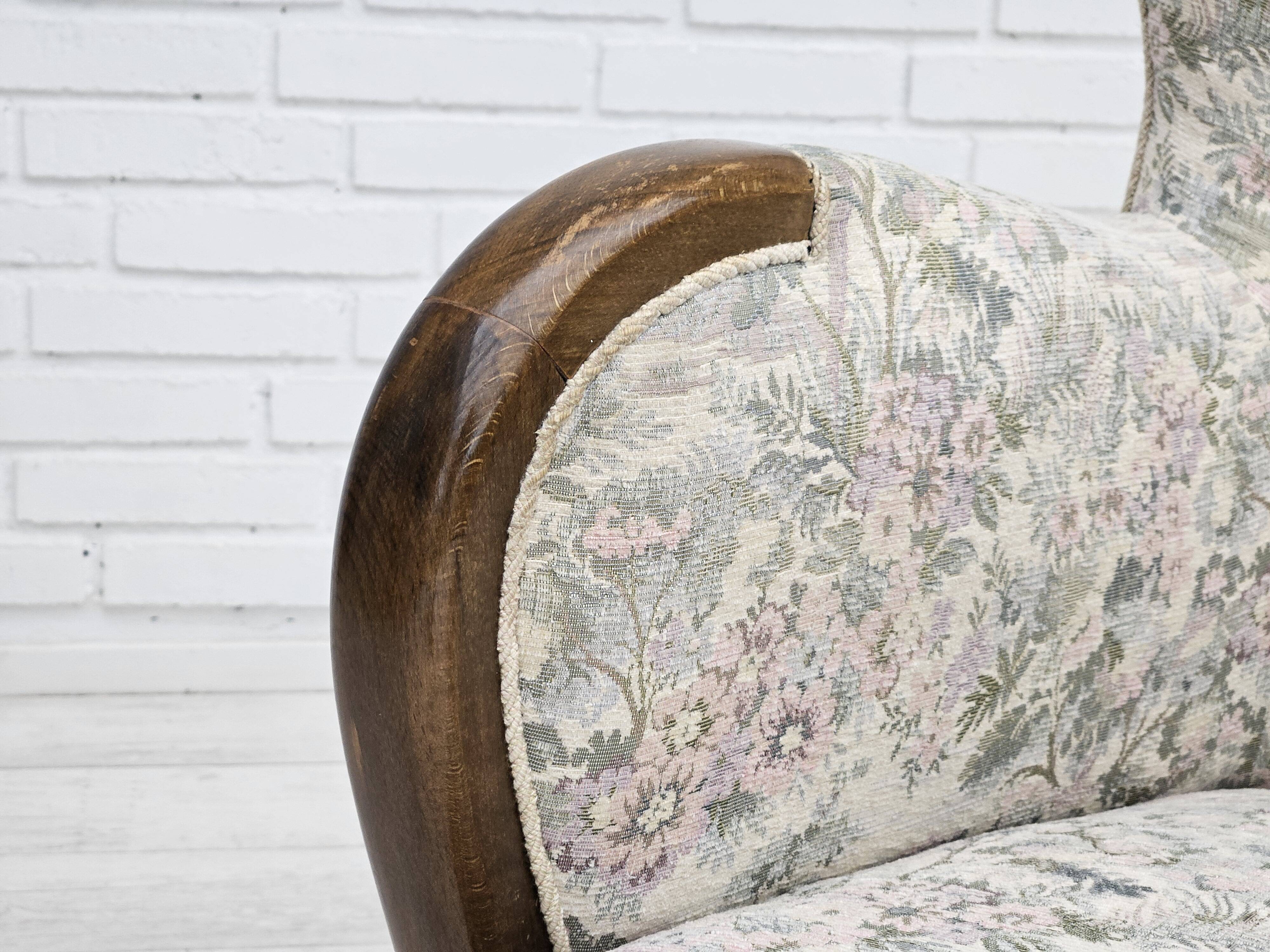 Fauteuil danois années 1955-60 en tissu fleuri multicolore