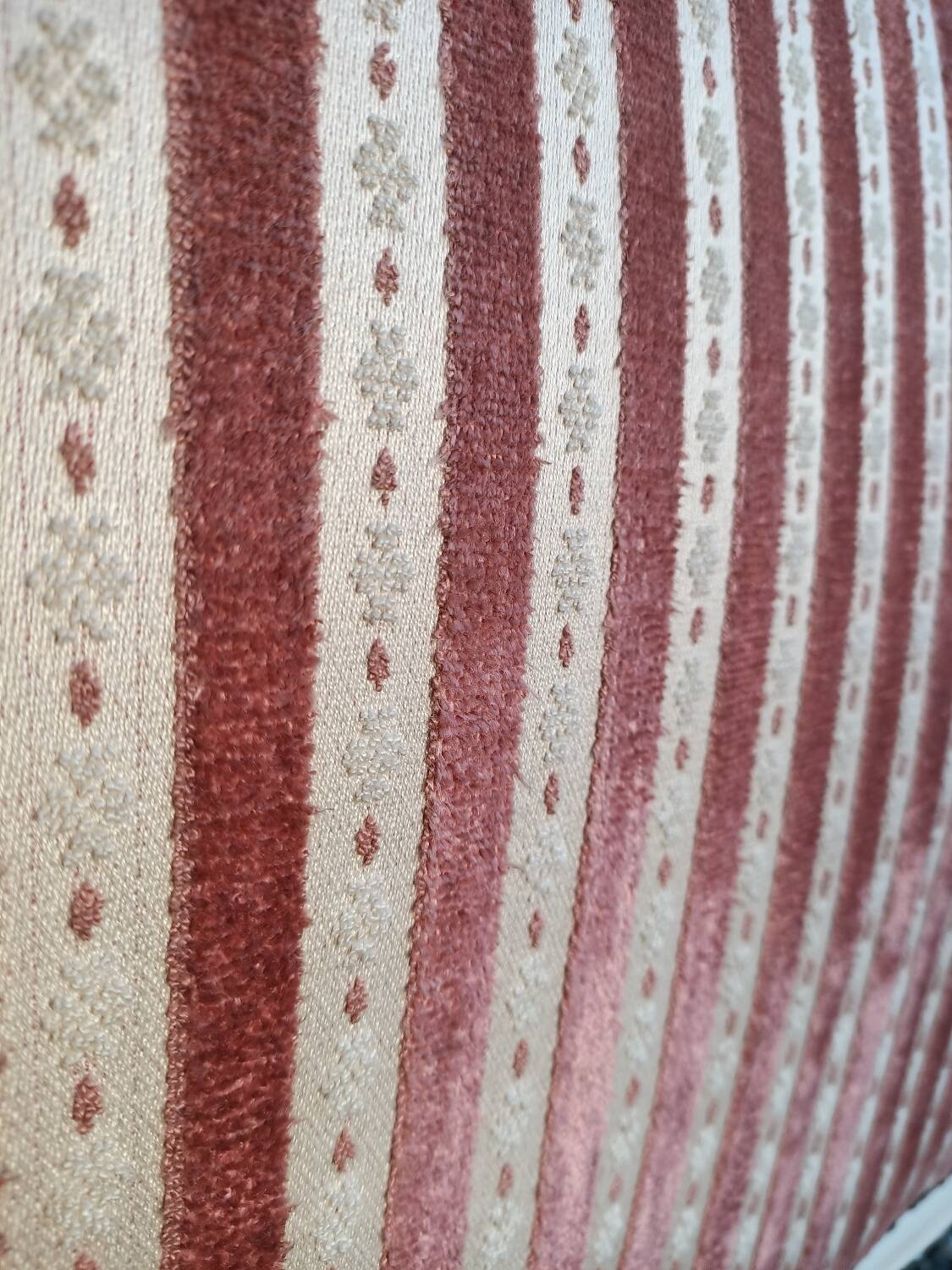 Upholstered bed